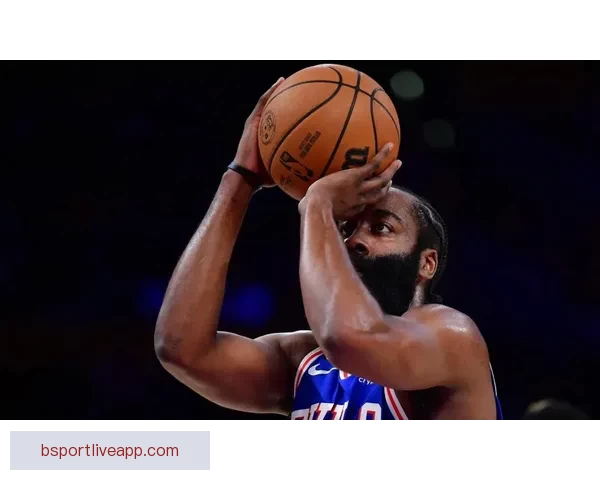 哈登关键时刻绝杀贡献19分带队六人上双收获连胜