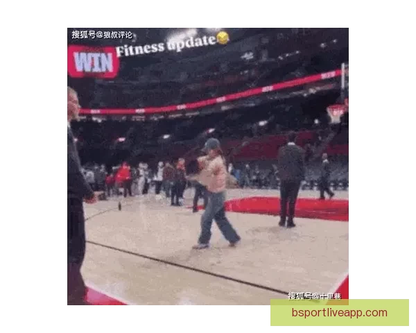 杨瀚森女友与利拉德儿子欢乐互动社媒晒温馨合影瞬间